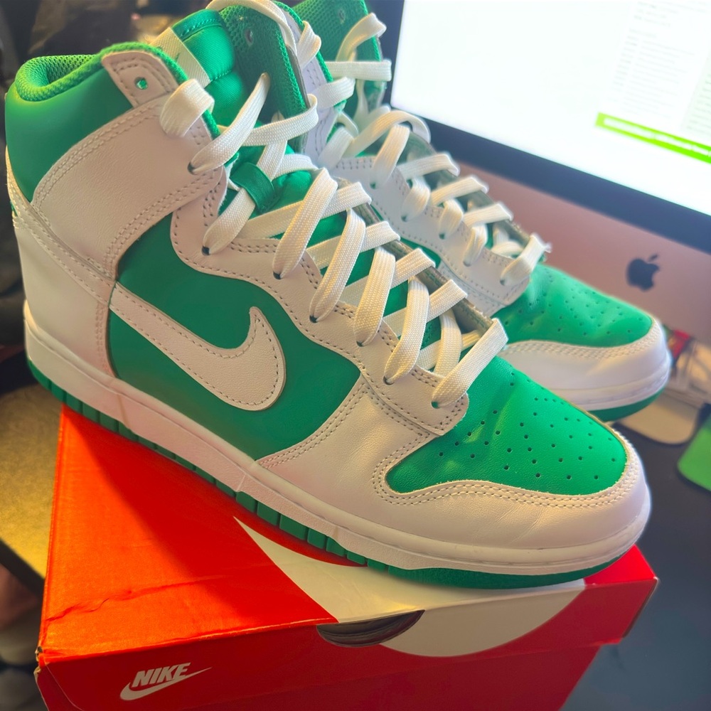 Nike Retro Hi Dunks-Unisex